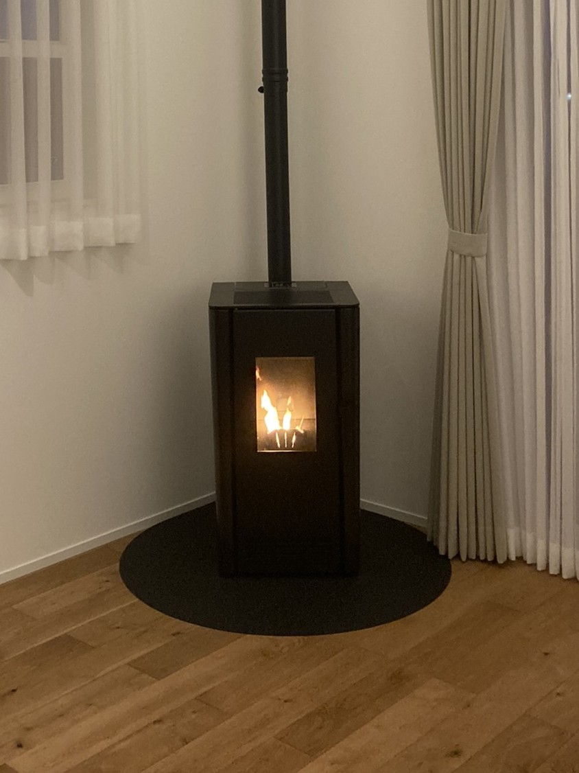 山本製作所 ほのか ペレットストーブの設置例